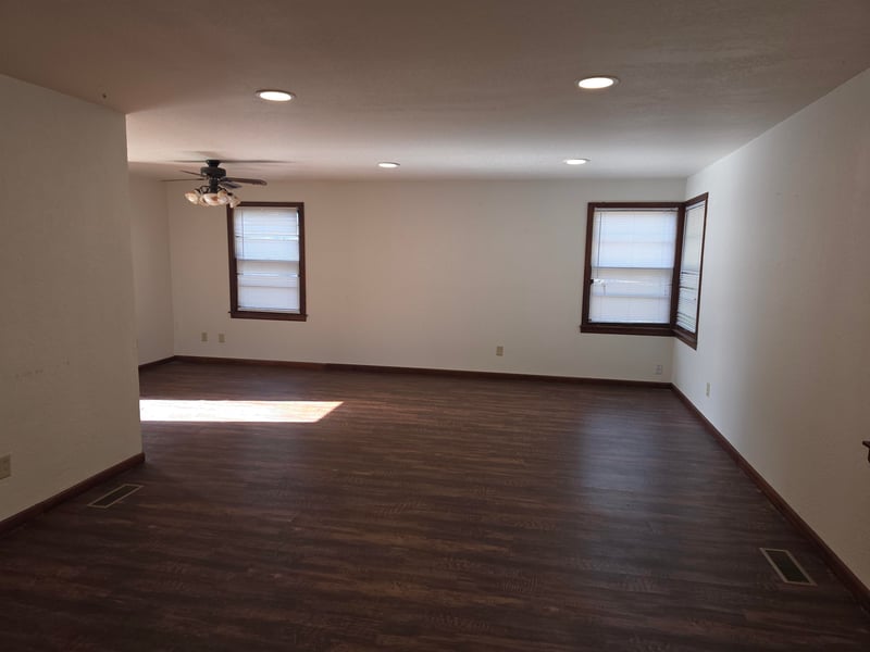 4415 S Oak Ave, Wichita, KS 67217