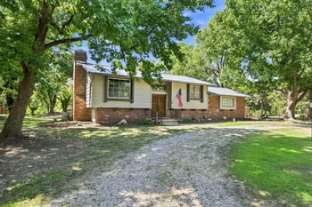1231 S Sheridan Ave, Valley Center, KS 67147