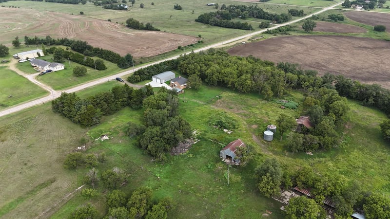 1465 170 Rd, Belleville, KS 66935