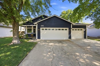 2045 N Parkridge Ct, Wichita, KS 67212