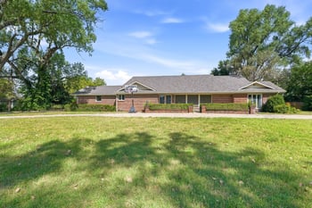 555 S Springlake Ln, Wichita, KS 67230