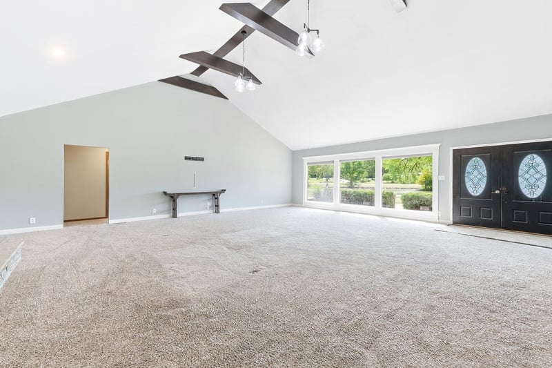 555 S Springlake Ln, Wichita, KS 67230