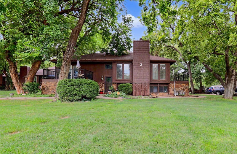 2421 S Yellowstone St #302, Wichita, KS 67215