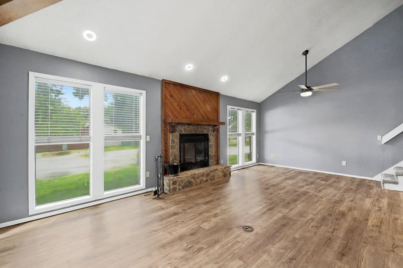 2421 S Yellowstone St #302, Wichita, KS 67215