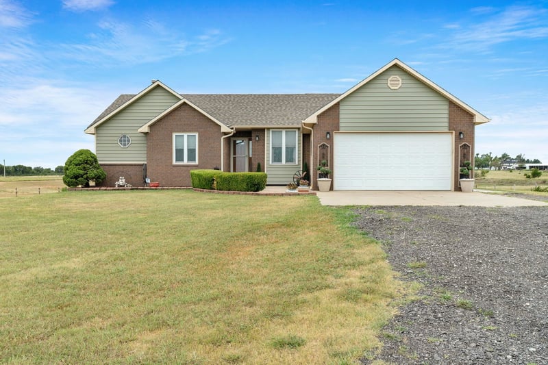 470 W 130th Ave N, Conway Springs, KS 67031