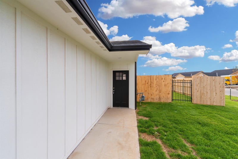 3522 W Angel St, Wichita, KS 67217