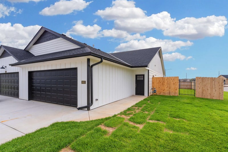 3522 W Angel St, Wichita, KS 67217