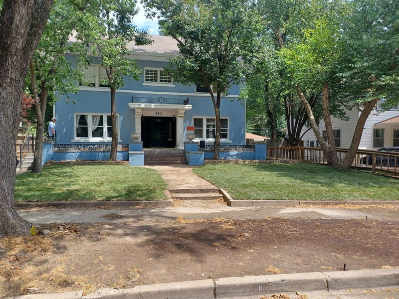 250 N Bluff, Wichita, KS 67208