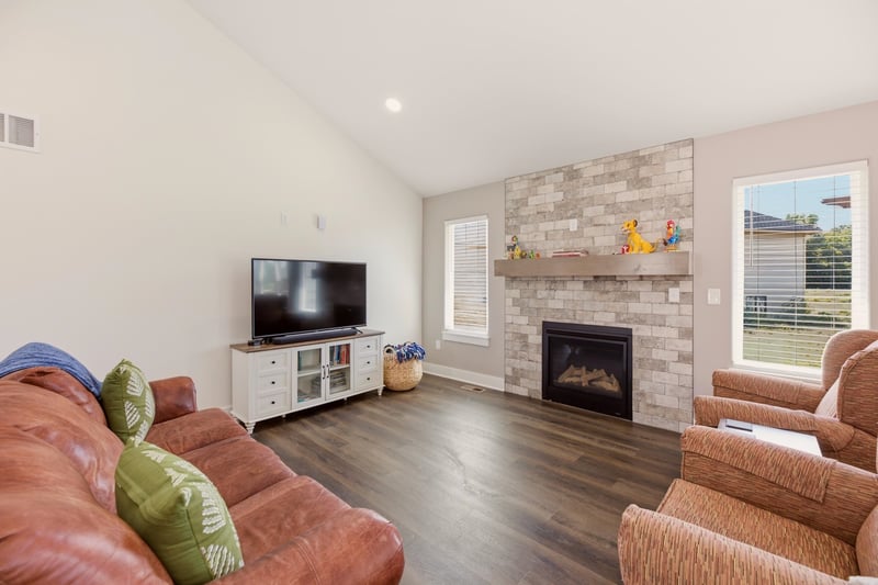 518 N Backwoods Ct, Valley Center, KS 67147