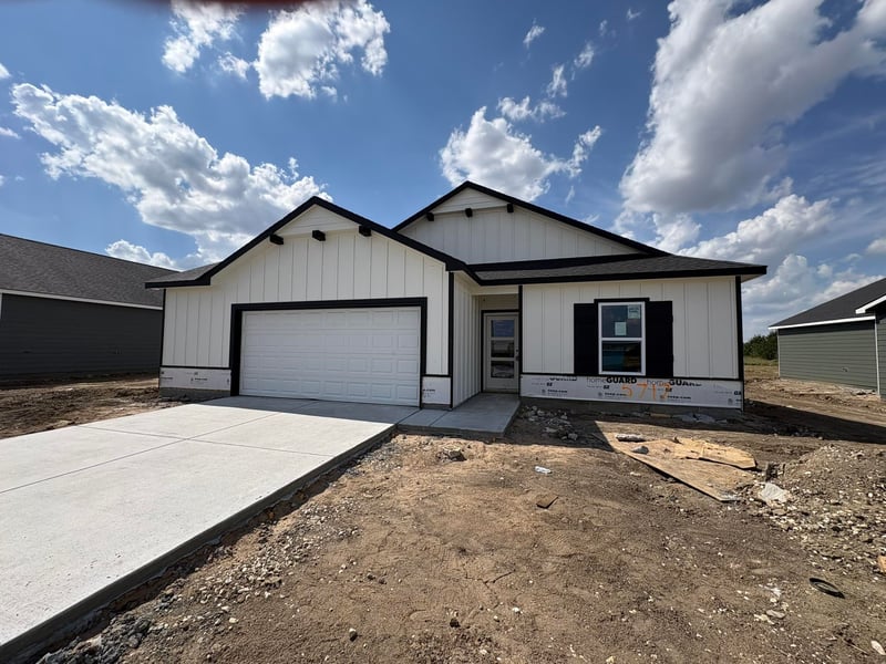 5717 Plumthicket St, Bel Aire, KS 67226