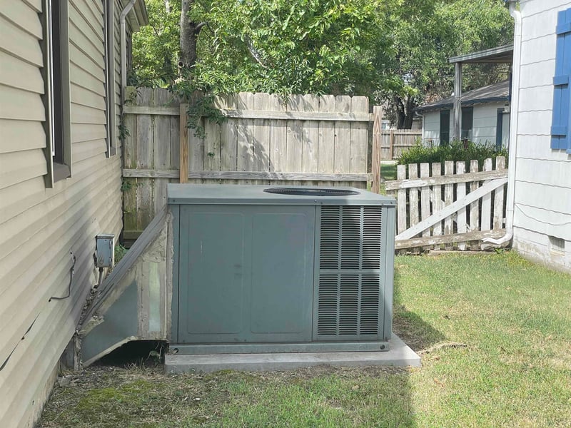 1406 N B, Wellington, KS 67152