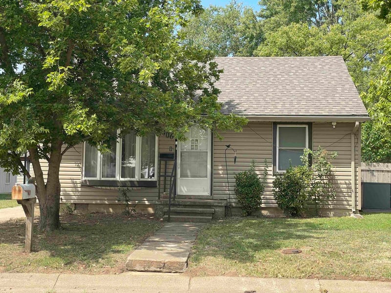 1406 N B, Wellington, KS 67152