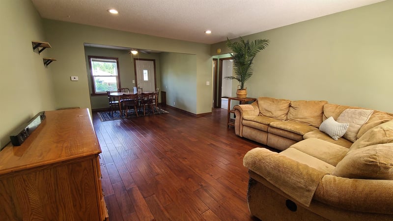 2214 S Pinecrest Ave, Wichita, KS 67218