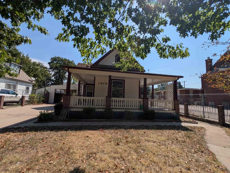 1818 N Park Pl, Wichita, KS 67203
