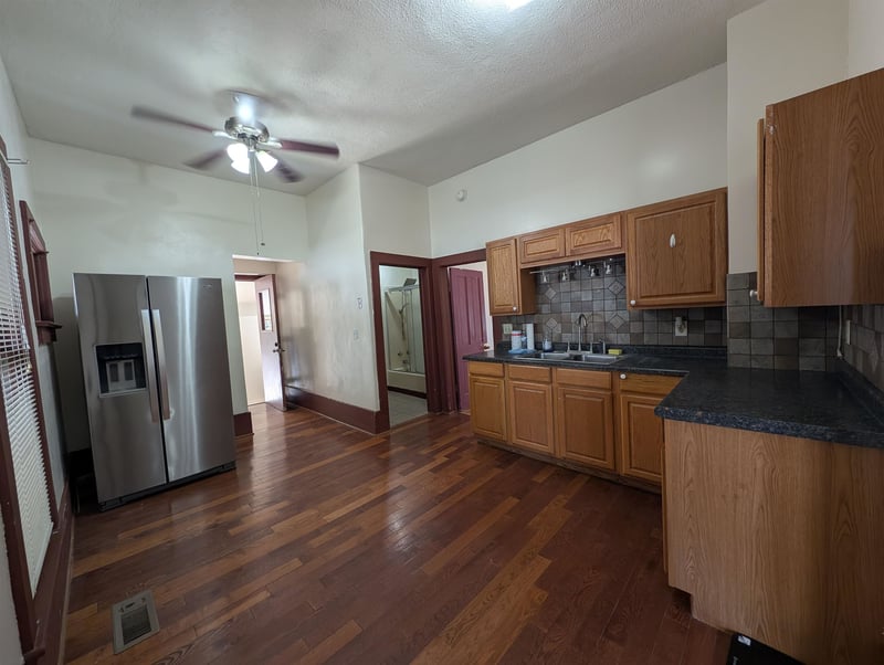 1818 N Park Pl, Wichita, KS 67203