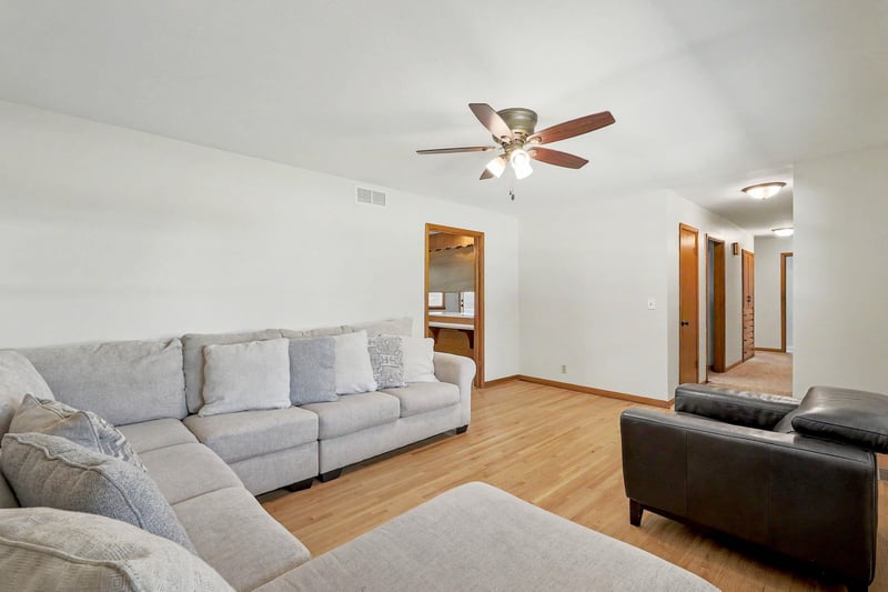 1430 N Mount Carmel Ave, Wichita, KS 67203