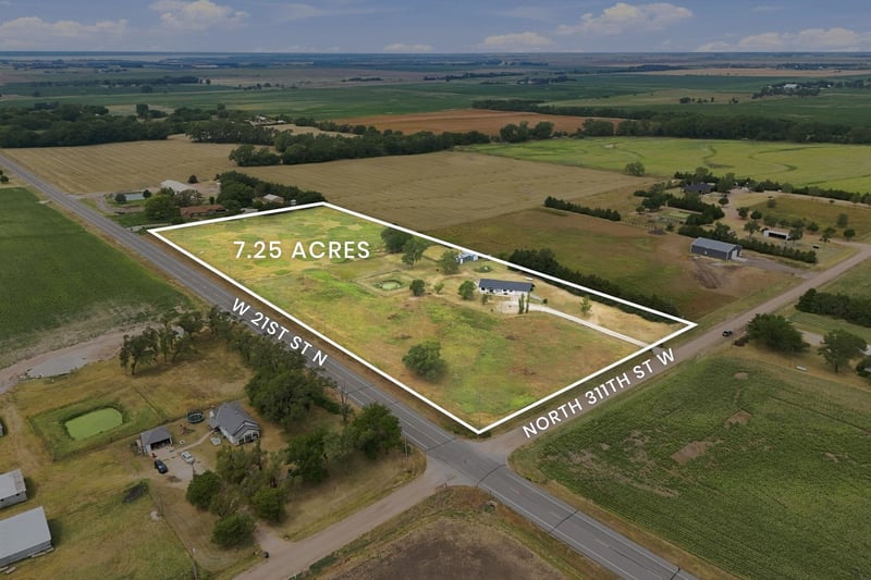 2239 N 311th St W, Garden Plain, KS 67050-9201