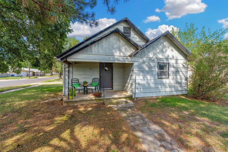 301 N Lincoln St, Cheney, KS 67025