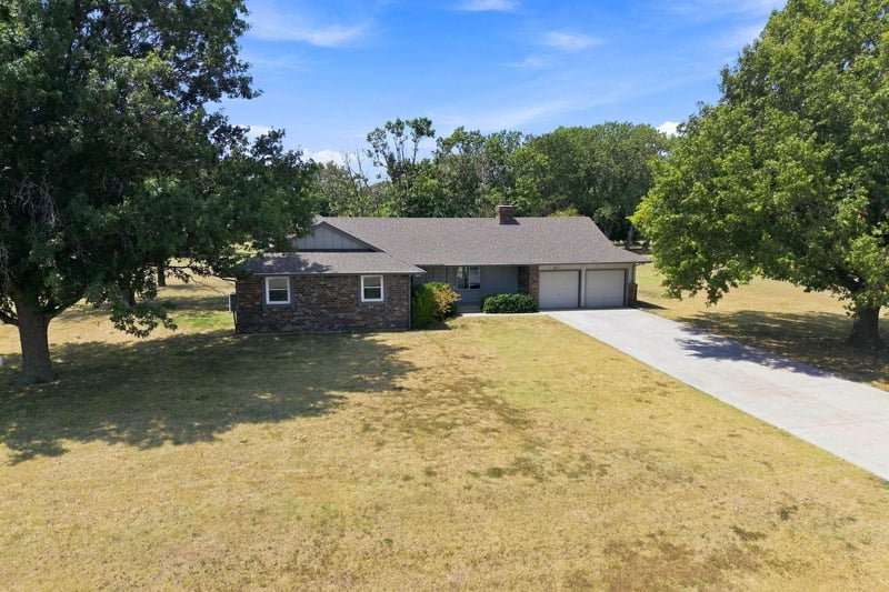 607 N Wheatland, Wichita, KS 67235