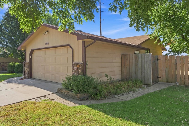 10607 W Nantucket St, Wichita, KS 67212-1274