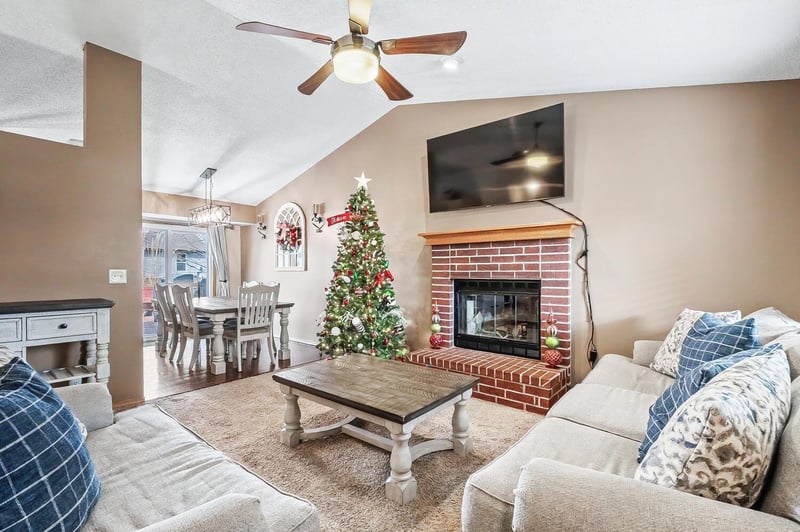 2325 S Leecrest St, Wichita, KS 67209-3047