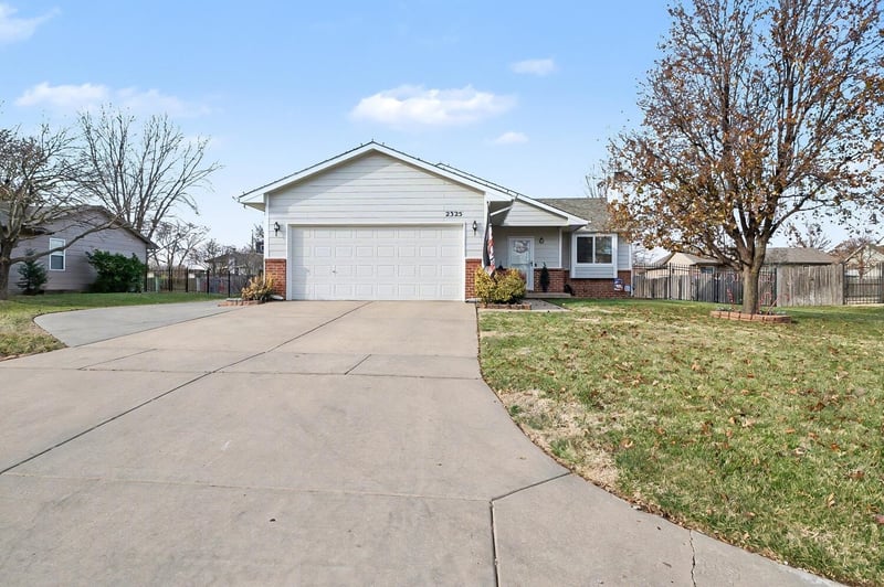 2325 S Leecrest St, Wichita, KS 67209-3047