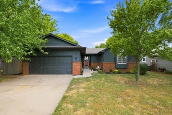 11802 W Jamesburg St, Wichita, KS 67212