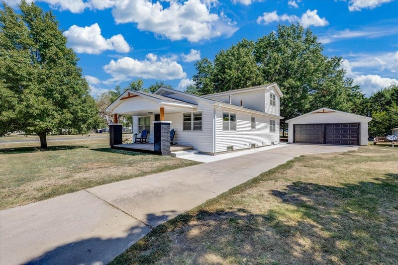 100 Matson Ave, Wichita, KS 67067