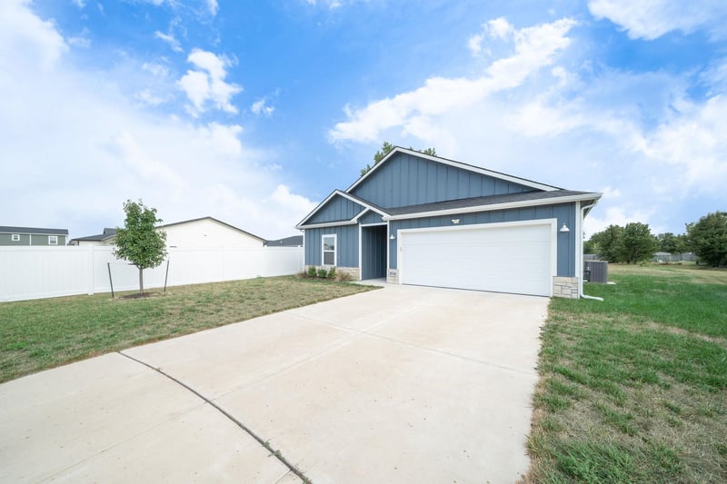 2741 S Cypress Ct, Wichita, KS 67210