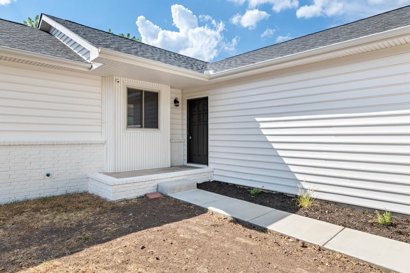 323 N Covington St, Wichita, KS 67212