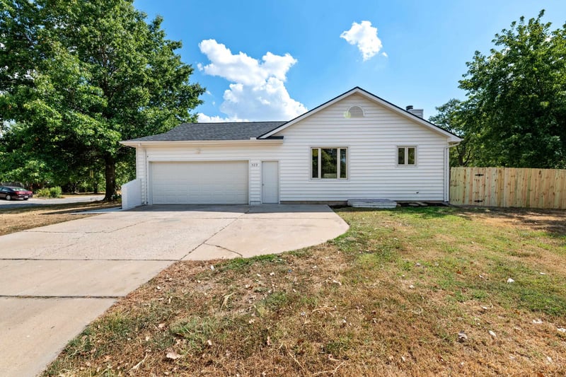 323 N Covington St, Wichita, KS 67212