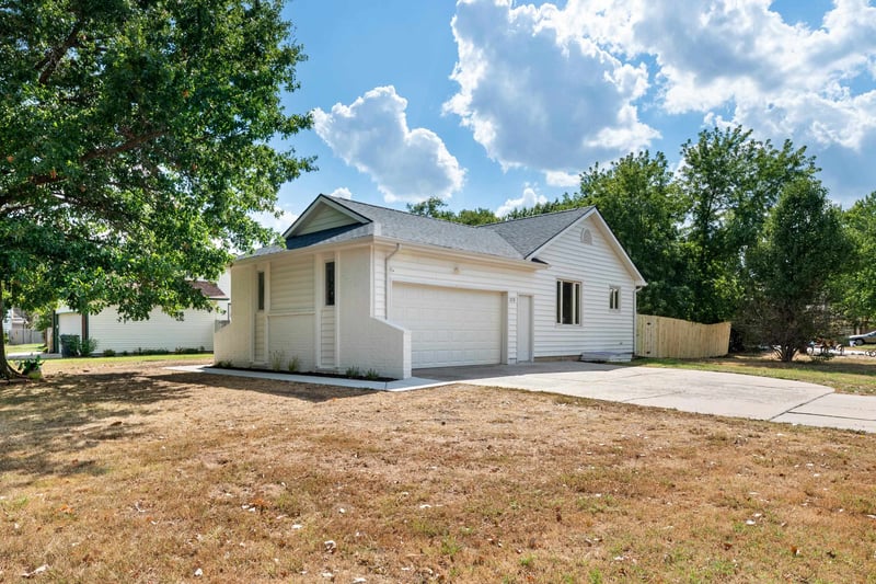 323 N Covington St, Wichita, KS 67212