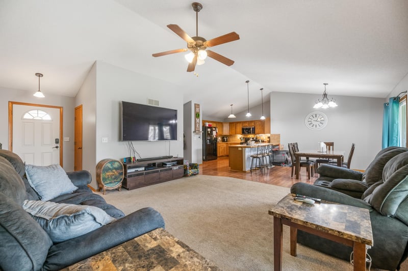 3542 N Lake Ridge Ct, Wichita, KS 67205