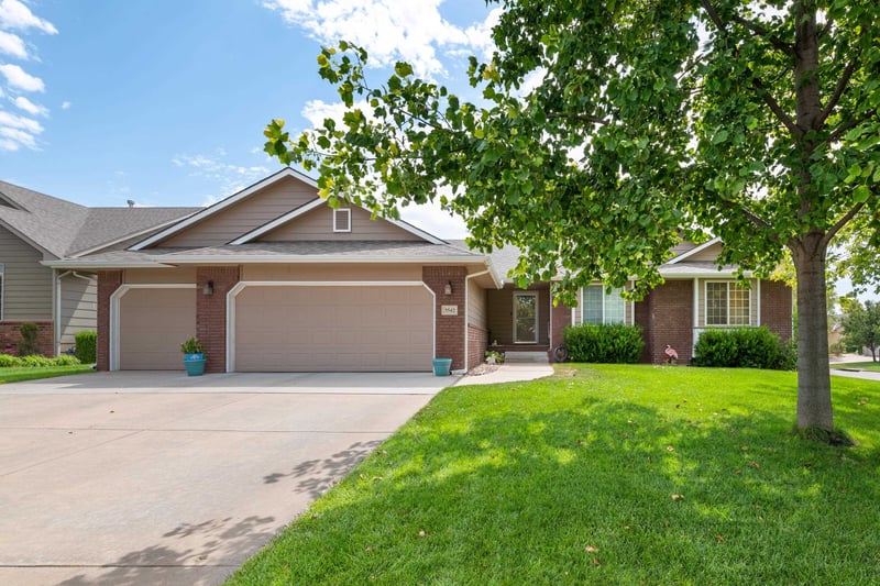 3542 N Lake Ridge Ct, Wichita, KS 67205