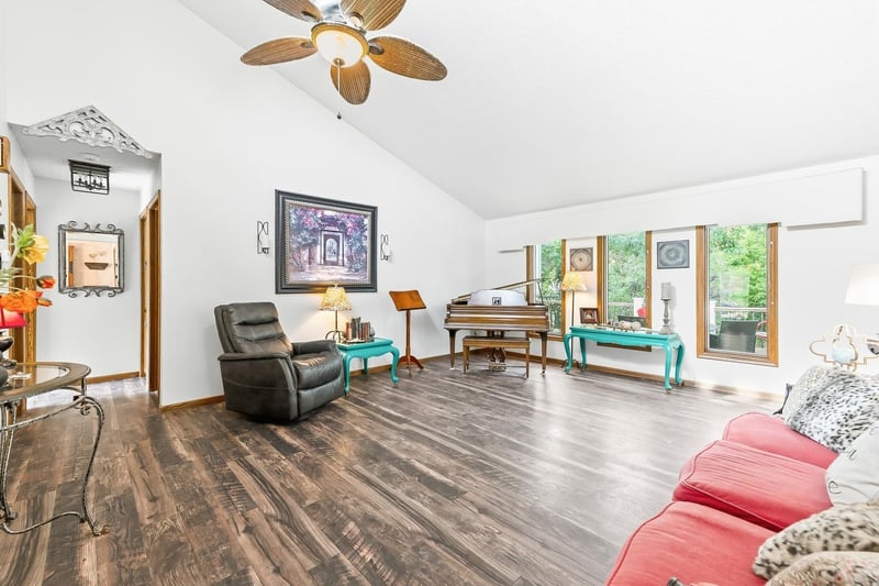 719 S Honeybrook Ln, Derby, KS 67037