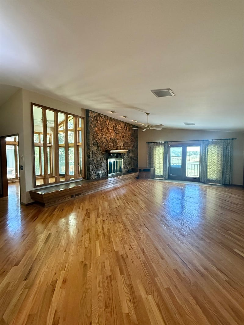 1634 Kensington Blvd, Garden City, KS 67846-8373
