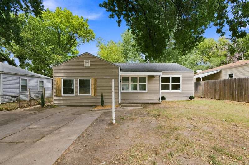 3114 E Range Rd, Wichita, KS 67216