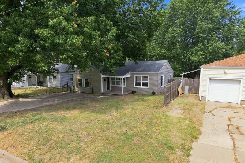 3114 E Range Rd, Wichita, KS 67216