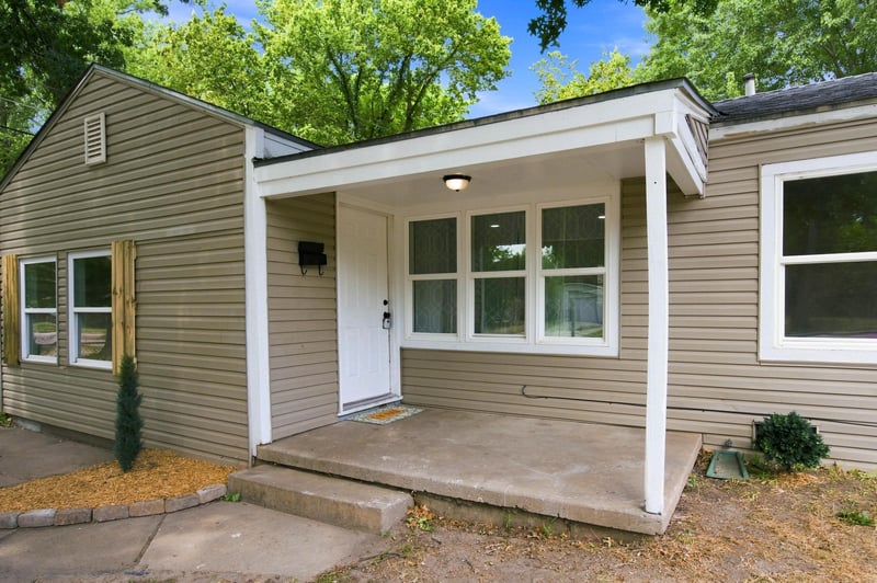 3114 E Range Rd, Wichita, KS 67216
