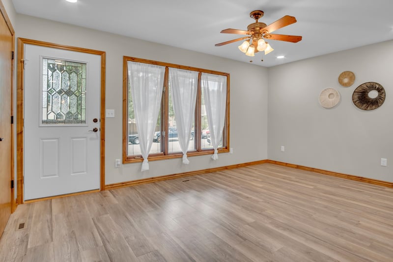 600 W 13th St, Newton, KS 67114