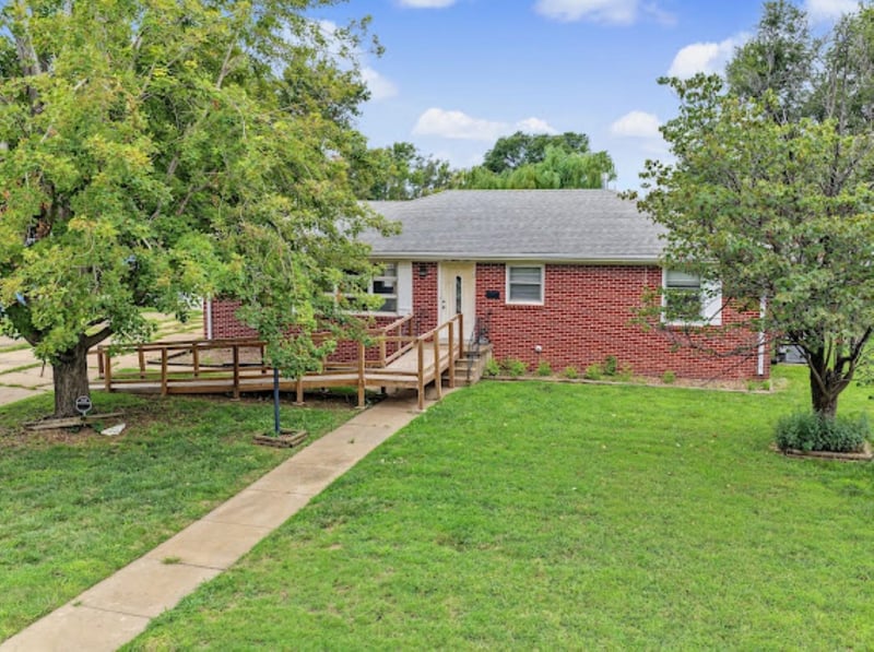 621 N 12th, Salina, KS 67401