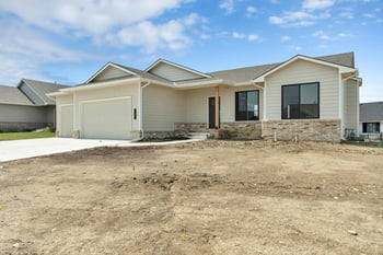 5039 N Highland St, Bel Aire, KS 67220