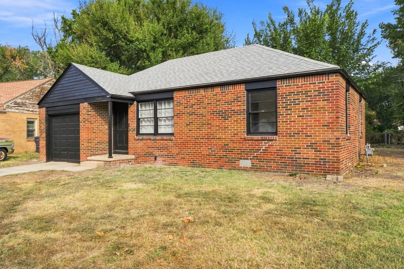 1639 N Kenmar Dr, Wichita, KS 67208