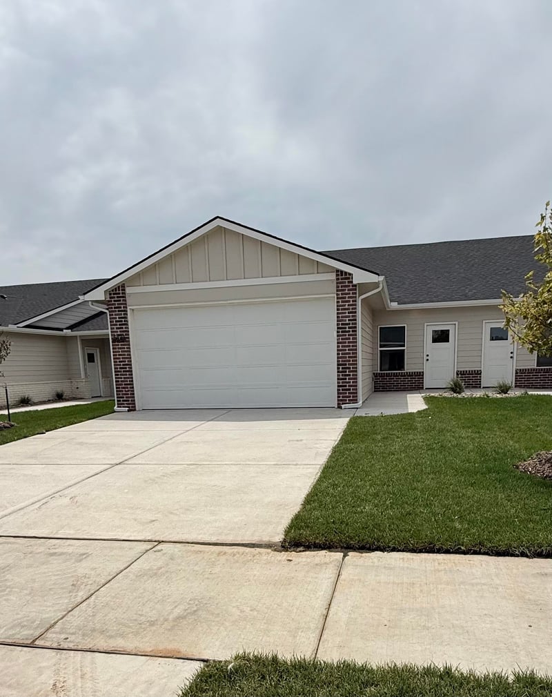 5425 W Rolly Unit 100, Wichita, KS 67215