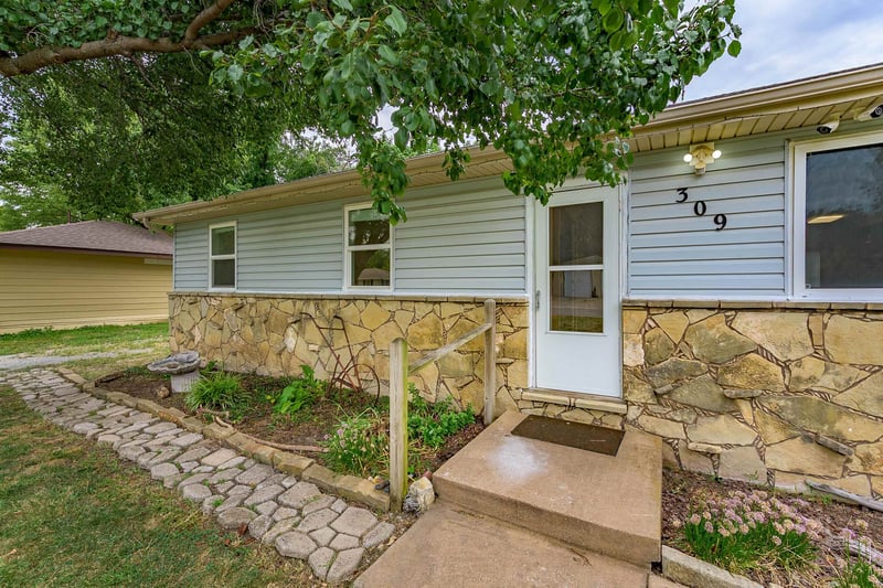 309 N Seymour St, Udall, KS 67146
