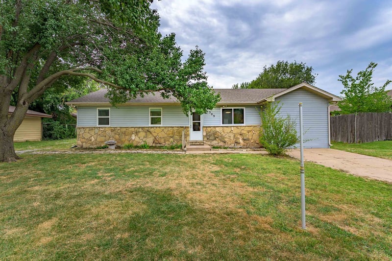 309 N Seymour St, Udall, KS 67146
