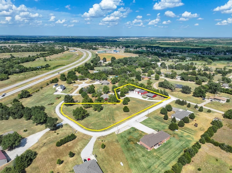 102 Mays, Winfield, KS 67156