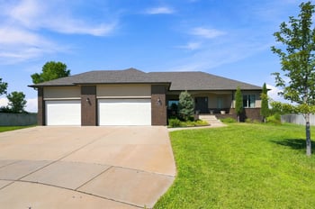 3315 S Bluelake Ct, Wichita, KS 67215