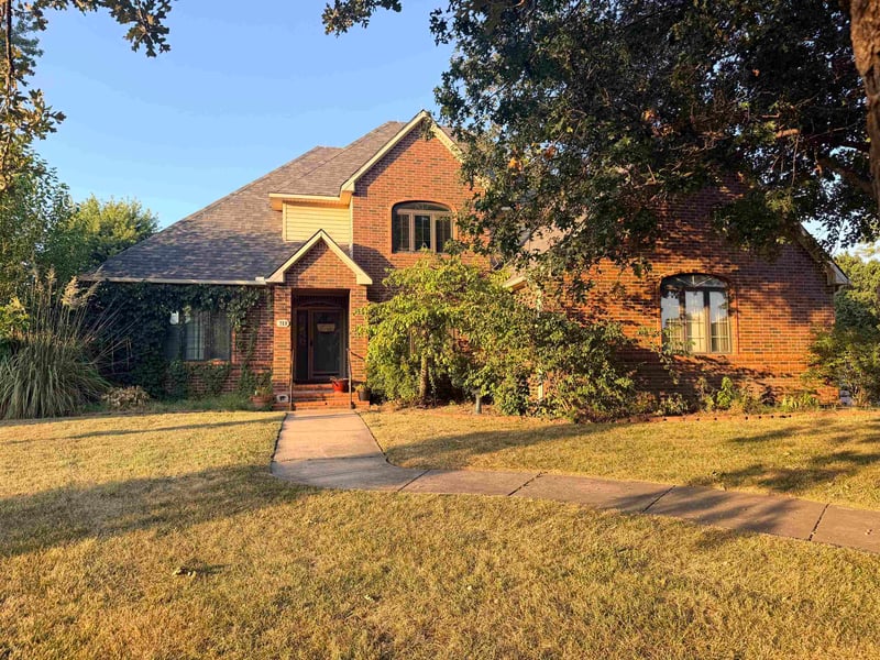 10 E Flanigan Dr, Augusta, KS 67010