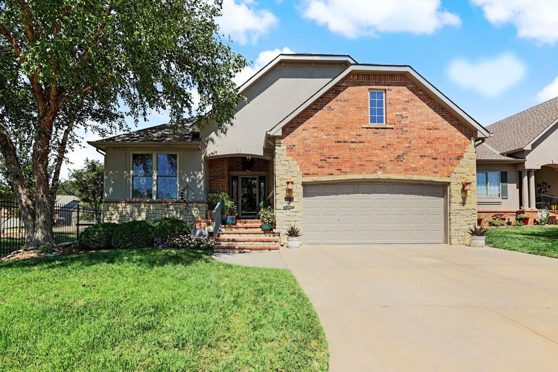 3178 N Lake Ridge Ct, Wichita, KS 67205
